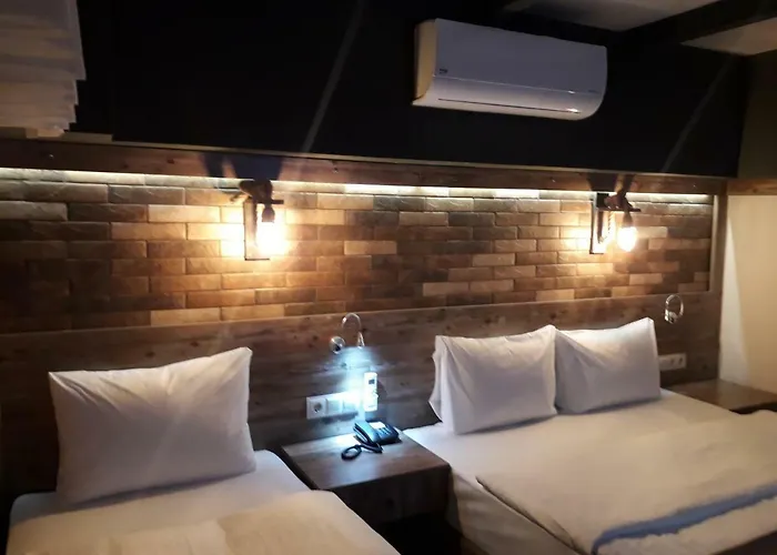 Hotell The 3*