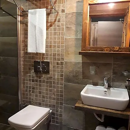 Hotel The 3*