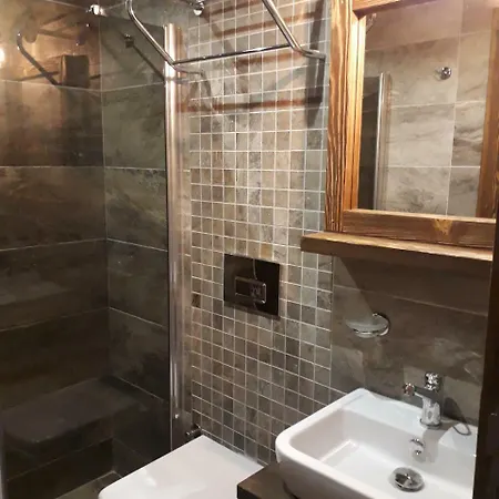 Hotel The 3*