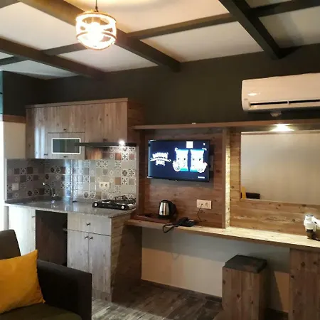 Hotel The 3*