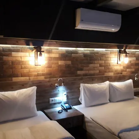 Otel The 3*